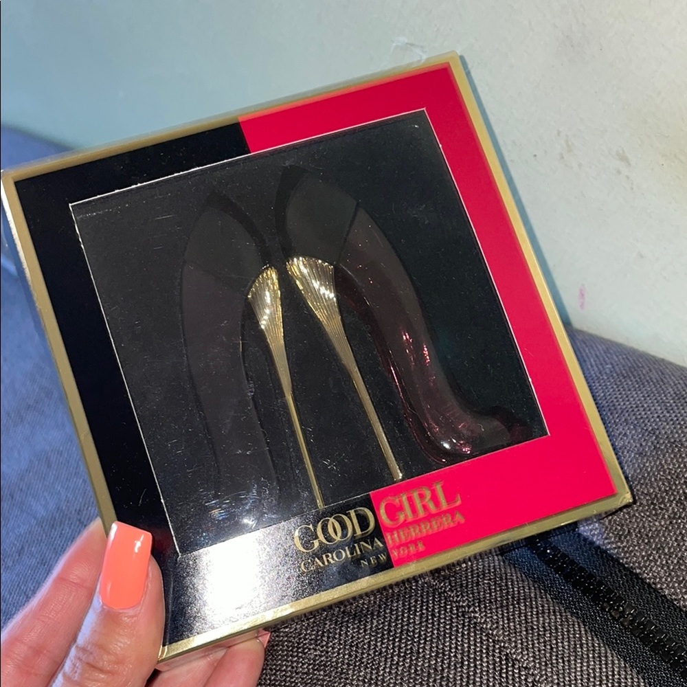 Carolina Herrera Black Heels Elegant Design